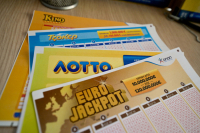 Eurojackpot 6/10/26: Ξανά giga τζακ ποτ, αλλά 11 δελτία κερδίζουν από 883,793 ευρώ