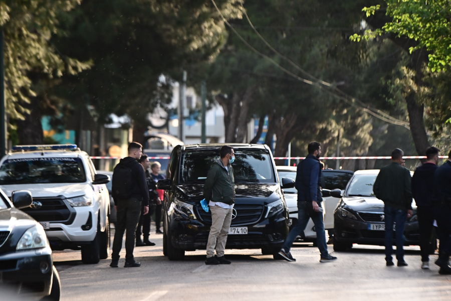 Χαλάνδρι: Τον θέρισαν με καλάσνικοφ μέρα μεσημέρι - Ποιος ήταν ο «θαμνάκιας», πού κινούνται οι έρευνες