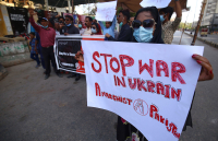 Το 50% των Αμερικανών κάνουν λόγο για υπερβολική βοήθεια στην Ουκρανία - Στις ΗΠΑ ο Ζελένσκι