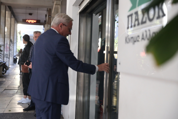 Με Μανιάτη και χωρίς Γερουλάνο το Πολιτικό Κέντρο