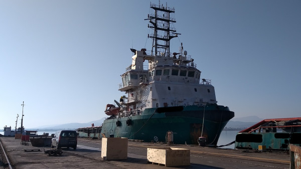 Τα ρυμουλκά έσερναν...λαθρεμπόριο