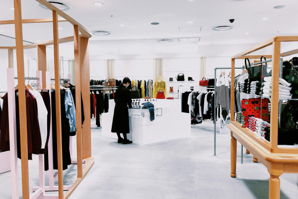 Greece’s Retail Sector Shows Fragile Growth