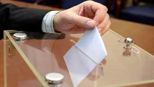 Ολοκληρώθηκαν οι επαναληπτικές εκλογές σε τρεις δήμους της Αττικής