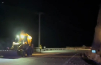 Αναστάτωση στο Αγρίνιο μετά τον σεισμό: Έπεσαν βράχια (βίντεο)