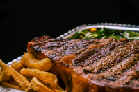 Η επί 38 έτη αγαπημένη αλυσίδα steakhouse κλείνει περισσότερα από 40 καταστήματα