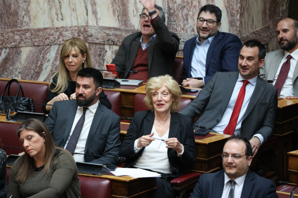 Νέα Αριστερά: Η ώρα των κρίσιμων αποφάσεων - Διαφορετικές στρατηγικές και οι δύο εισηγήσεις