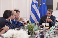 Νέα μέτρα: Η κυβέρνηση μιλάει για «μικρό καλάθι» και «χαμηλές προσδοκίες» στη ΔΕΘ