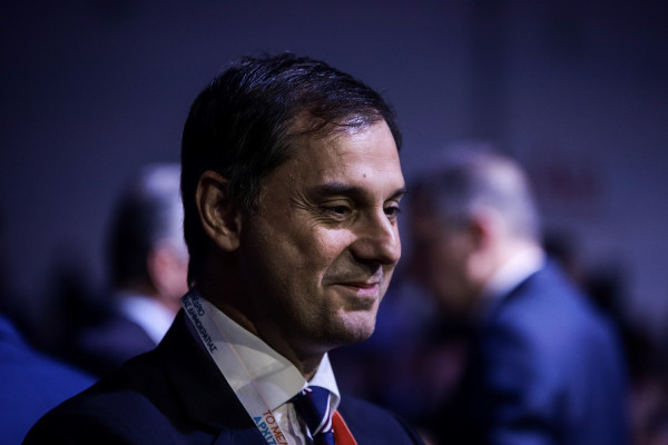 Θεοχάρης: Διαφημιστική καμπάνια για τα νησιά που «σηκώνουν» το μεταναστευτικό