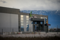 Παρανομίες και στα 3 εργοστάσια της «Βιολάντα», καταγγελίες για τα χειροκροτήματα στον ιδιοκτήτη