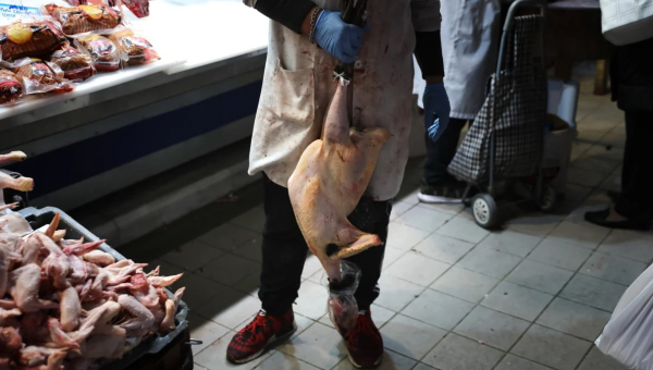 Λιγότερο κρέας στο φετινό γιορτινό τραπέζι - Αυξημένες τιμές, μειωμένες παραγγελίες