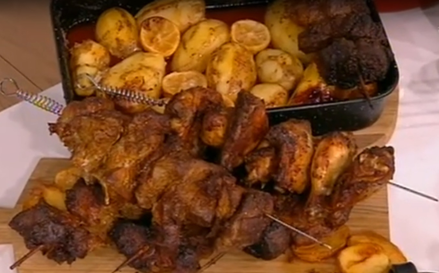 Κοντοσούβλι στο φούρνο με πατάτες - Πώς θα γίνει ζουμερό