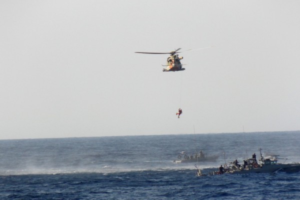 Διάσωση επιβαινόντων θαλαμηγού από Super Puma