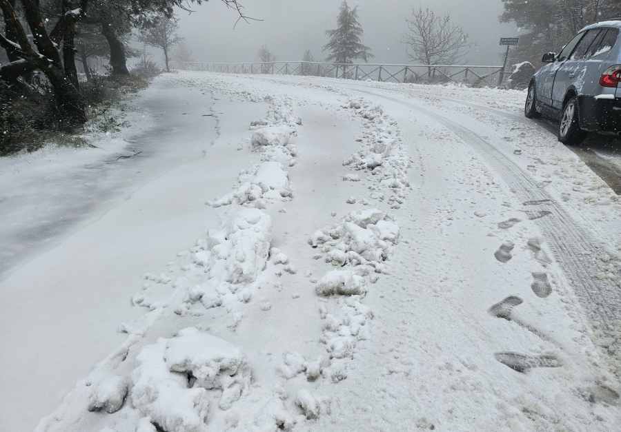 Κακοκαιρία Avgi: Σε λευκό κλοιό Εύβοια και Βοιωτία - Που απαιτούνται αλυσίδες