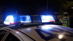 Επεισόδια στο Ρέντη: Πέτρες και δακρυγόνα έξω από το γήπεδο «Μελίνα Μερκούρη»