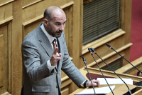 Γιατί δεν ελέγχει πειθαρχικά τον Τζαβέλλα ο Φλωρίδης;