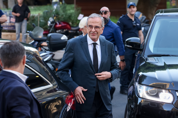 Μαξίμου: Κωδικός «Απαξιώστε τον Σαμαρά»