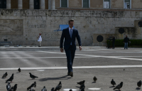 Να «θωρακίσει» το Μνημείο του Αγνώστου Στρατιώτη από τις... διαδηλώσεις επιδιώκει ο πρωθυπουργός!