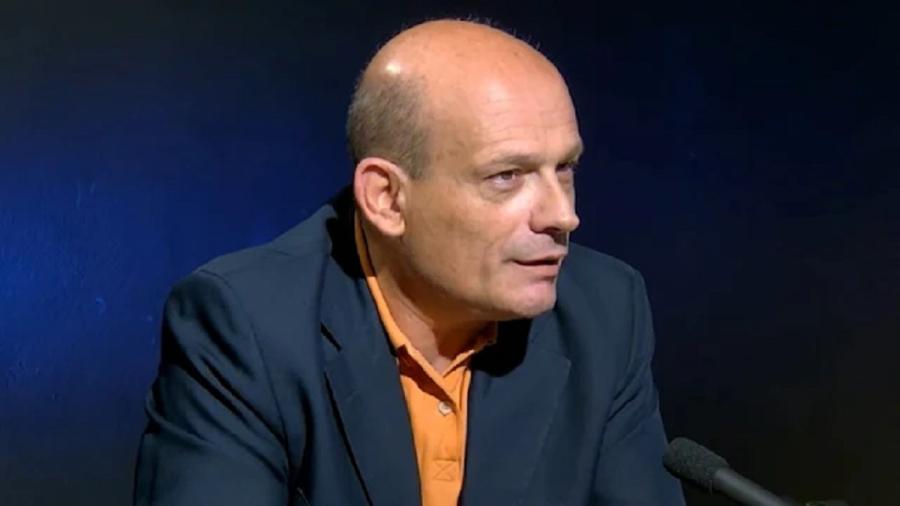 Πάρις Καρβουνόπουλος: Το «ευχαριστώ» και το «κατηγορώ» του δημοσιογράφου που έπαθε εγκεφαλικό στην Πάρο