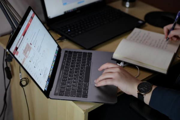 Αλλαγές στην τροπολογία για την ειδική άδεια νόσησης: Η 4η ημέρα θα πληρώνεται 100%