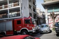 Φωτιά σε εγκαταλελειμμένο κτίριο, στο κέντρο της Αθήνας - Κυκλοφοριακές ρυθμίσεις