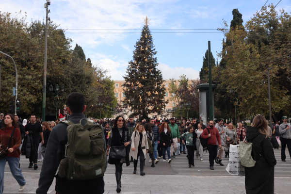 Ανατροπή με κλειστά καταστήματα την Κυριακή 14/12
