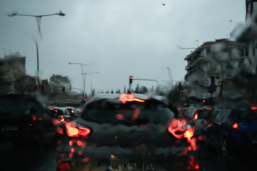 Κακοκαιρία: Έρχεται έκτακτο δελτίο καιρού από την ΕΜΥ - Η νεότερη πρόβλεψη Κολυδά