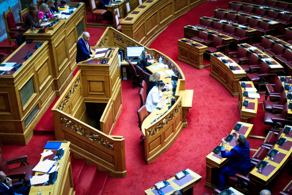 Κακλαμάνης κατά Βελόπουλου για την επίθεση σε Καιρίδη