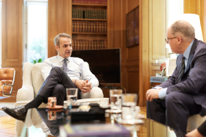 Μητσοτάκης στους «Financial Times»: Η Ευρώπη δεν μπορεί να δεχθεί εκβιασμό στα Στενά του Ορμούζ
