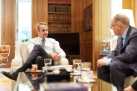 Μητσοτάκης στους «Financial Times»: Η Ευρώπη δεν μπορεί να δεχθεί εκβιασμό στα Στενά του Ορμούζ