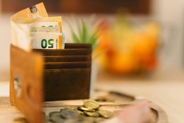 ΚΕΠΕ: Έως 18,6% χαμηλότεροι οι μισθοί στο Δημόσιο
