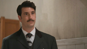 «Grand Hotel»: Ο Ρήγας ζητάει ξανά τη βοήθεια του Άρη για να πουλήσει το ξενοδοχείο