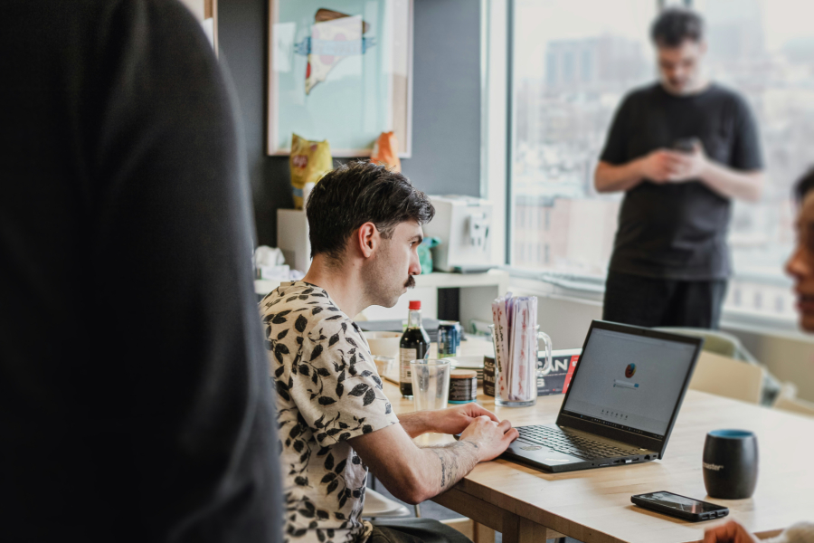 ΦΠΑ: Νέο καθεστώς απαλλαγής για μικρές επιχειρήσεις και νέοι κανόνες στις διασυνοριακές συναλλαγές - Παραδείγματα