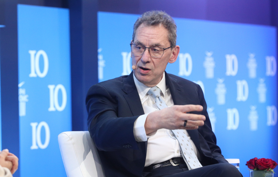 Eξάλειψη του Αλτσχάιμερ και θεραπεία πολλών μορφών καρκίνου - Οι αποκαλύψεις Μπουρλά για την ΑΙ