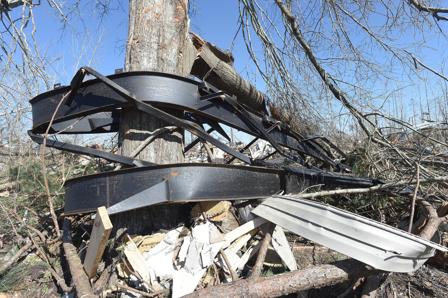 ΗΠΑ: Τουλάχιστον 40 νεκροί από ανεμοστρόβιλους και καταιγίδες (Βίντεο)