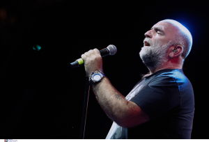 Υποψήφιος κι ο Μπάμπης Στόκας στις Ευρωεκλογές