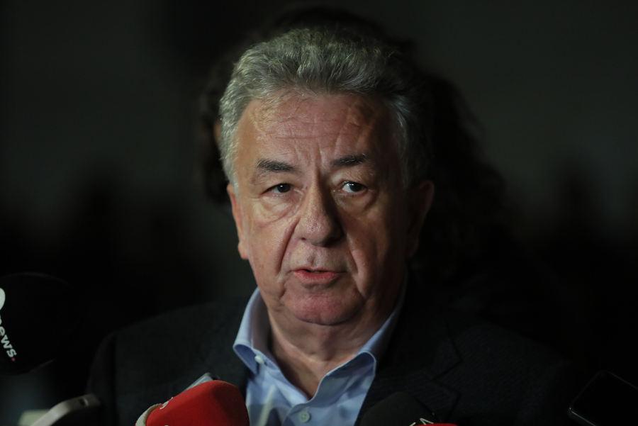 Ο ρόλος του Αρναουτάκη και η συνάντηση στο Μαξίμου