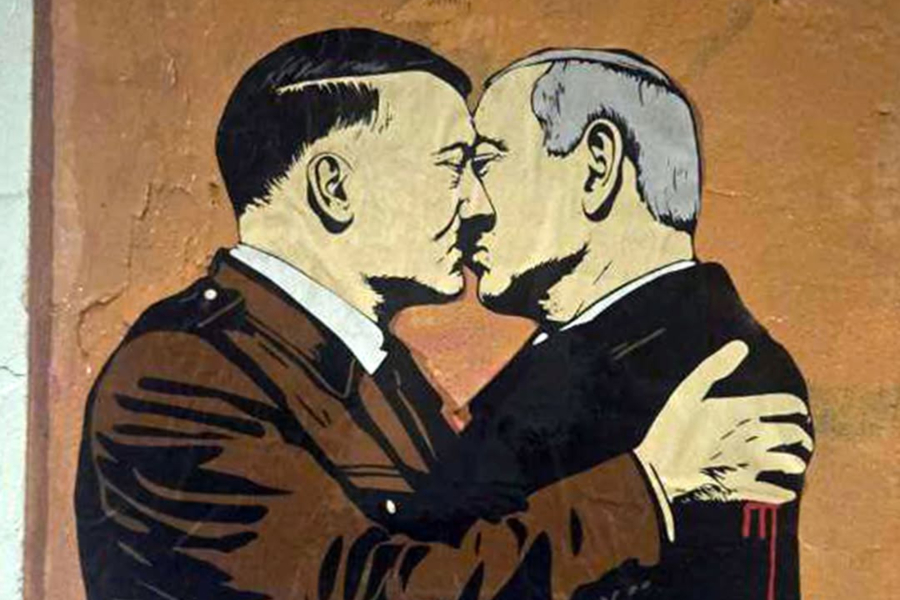 Ρώμη: Κατέστρεψαν mural που απεικόνιζε τον Νετανιάχου να φιλάει τον Χίτλερ (Βίντεο)