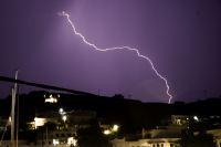 Καιρός: Περισσότεροι από 6.000 κεραυνοί έως το απόγευμα της Πέμπτης