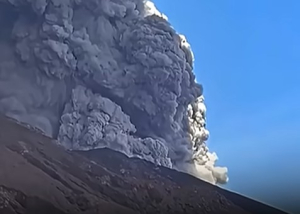 Εξερράγη το ηφαίστειο Σακουρατζίμα στην Ιαπωνία - Βίντεο που κόβουν την ανάσα