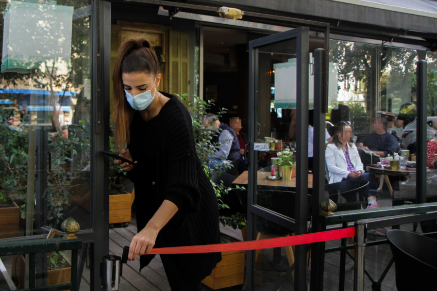 Μπαίνει πλαφόν στις αυξήσεις των επαγγελματικών ενοικίων