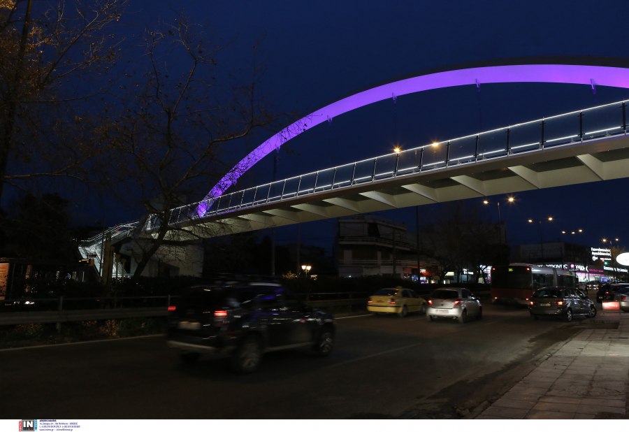 Στην κυκλοφορία η νέα πεζογέφυρα στην Αγία Παρασκευή, επί της Μεσογείων