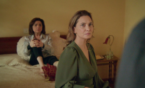 «Να μ’ αγαπάς»: Ο Θανάσης διώχνει Ζωή και Νικαίτη απ' την πανσιόν