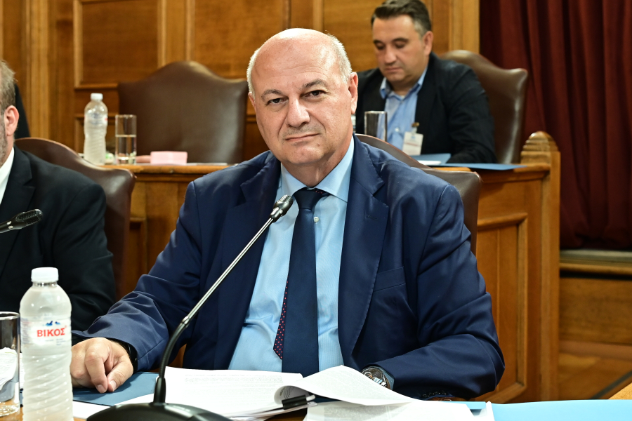 «Γαλάζιος» βουλευτής προειδοποιεί: «Η τέλεια καταιγίδα»