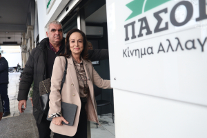 Διαμαντοπούλου: «Ιστορική πραγματικότητα» τα συντροφικά μαχαιρώματα στα κόμματα