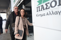 Διαμαντοπούλου: «Ιστορική πραγματικότητα» τα συντροφικά μαχαιρώματα στα κόμματα