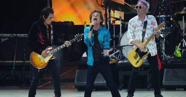 Οι Rolling Stones ανακοινώνουν την επανέκδοση του θρυλικού «Black and Blue»