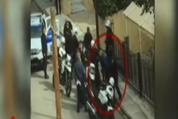 Καρέ - καρέ η σύλληψη διαρρηκτών που είχαν «γδύσει» την μισή Γλυφάδα