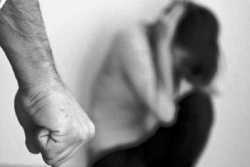 Συνάντηση για διατήρηση των δομών υποστήριξης γυναικών θυμάτων βίας