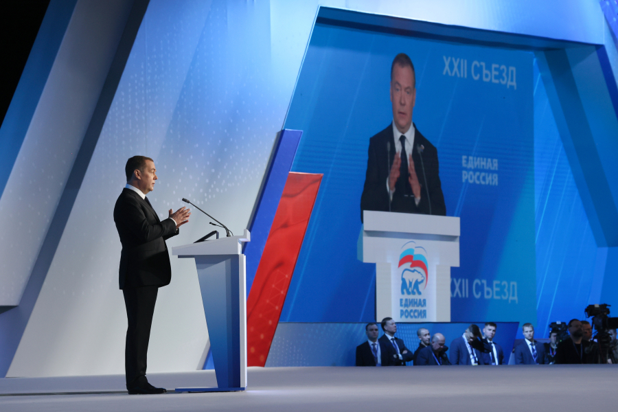 Νέο παραλήρημα Μεντβέντεφ: «Δόξα στους μετανάστες που σπέρνουν τον όλεθρο στην Ευρώπη»