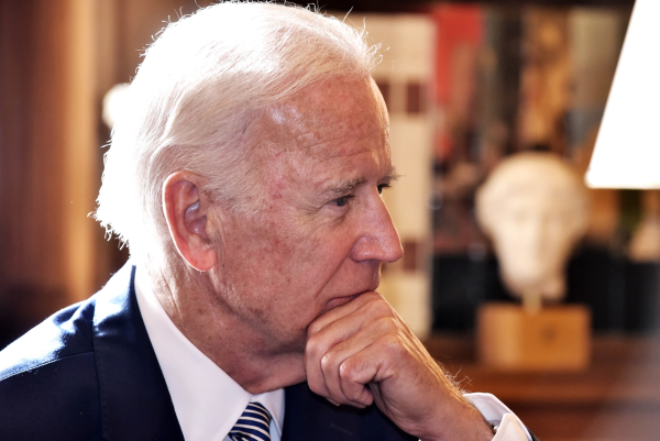 «Βροχή» κυρώσεων από Μπάιντεν σε βάρος της Ρωσίας: Επέβαλε 500 νέες κυρώσεις